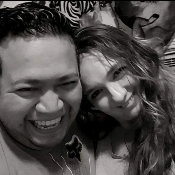 - Meet your Posher, Linnea like this listing to be notified when I’m going live. - Picture 1 of 1